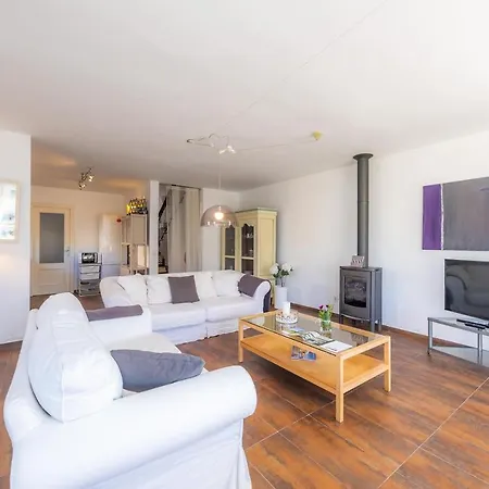 Alcudia House شقة